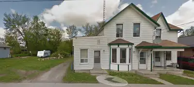 appt available for rent with shared kitchen and bathroom. $1000/month Utilities are partially divide...