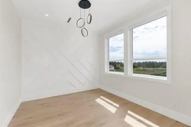 16685 15A AVENUE Surrey, British Columbia63235528131331122