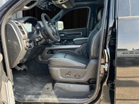 ALLOY WHEELS, NAVIGATION SYSTEM, HEATED FRONT SEATS, HEATED STEERING WHEEL, ADAPTIVE CRUISE CONTROL,... (image 8)