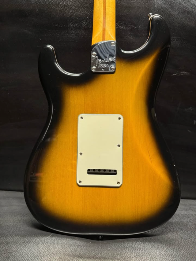 Fender Stratocaster Deluxe USA 2005 in Guitars in Mississauga / Peel Region - Image 4