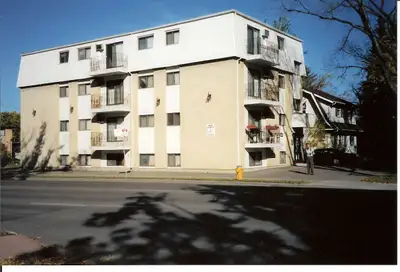 The building is within walking distance to the University of Saskatchewan, Royal University Hospital...