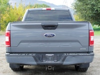 The 2020 Ford F-150 XL in a sophisticated gray finish with a robust 4x4 drivetrain offers exceptiona... (image 3)