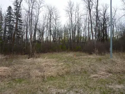 R26//Gimli Rm/Pie shaped building lot with no time restrictions, in a great location close to Gimli....