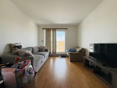 Appartement 4 et demi dans un complexe de 148 unités avec piscine extérieure à Charlesbourg. Situé à...