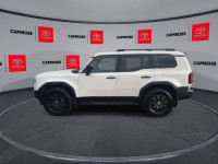 Sunroof, Power Liftgate, Cooled Seats, 360 Camera, Hybrid! Whether you're conquering rugged trails o... (image 4)