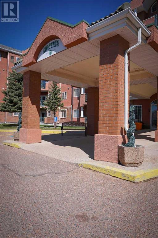 323, 278 Park Meadows Drive SE Medicine Hat, Alberta in Condos for Sale in Medicine Hat - Image 2