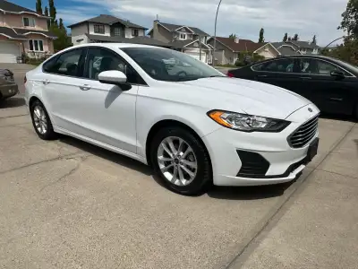 2020 FORD FUSION SE SEDAN. EXTREMELY LOW MILEAGE!! Economical and "Peppy" Turbo 4 cylinder Ecoboost...