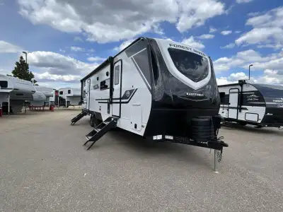 EAST TO WEST Alta travel trailer 2800KBH highlights: Large Slide out Countertop Extension 21' Power...