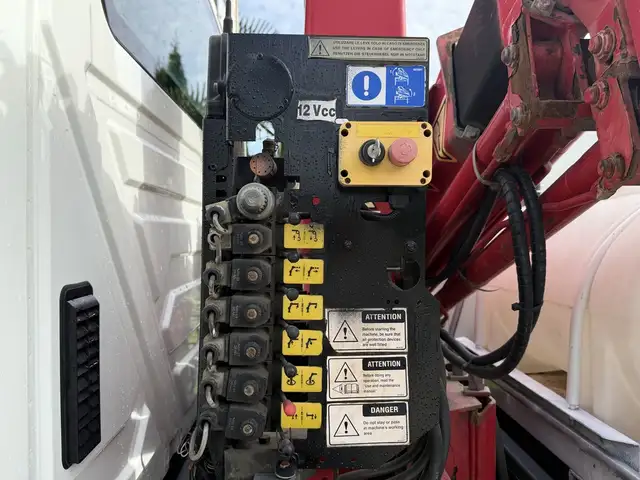 2008 International DuraStar 4300 with Amco Veba Crane and 8 Foot in Heavy Trucks in Regina - Image 21