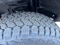 Cloth Low-Back Bucket Seats, Remote Start System, Heated Front Seats, Heated Steering Wheel, 12.3 To... (image 3)