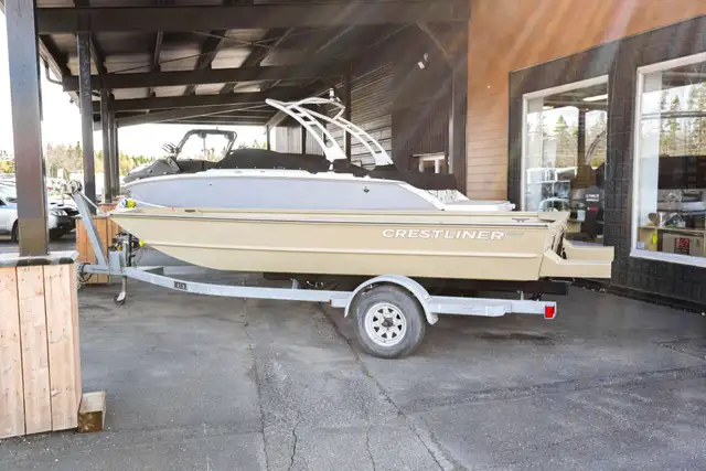 Crestliner 1860 in Powerboats & Motorboats in Rimouski / Bas-St-Laurent - Image 4