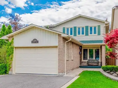 Location underwood drive mississauga.. available from 10th January. Whole main and second floor. Bas...