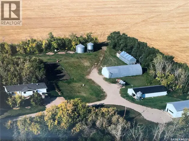 HooDoo Acreage Hoodoo Rm No. 401, Saskatchewan in Houses for Sale in Saskatoon - Image 3