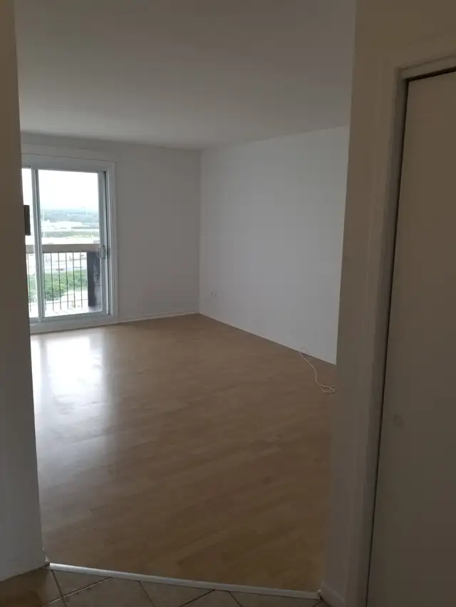 41/2 près Université Laval /CEGEP Ste-Foy in Long Term Rentals in Québec City - Image 3