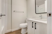 Welcome to The SunRise Contemporary apartments surrounded in natural light create the ideal urban sa... (image 6)