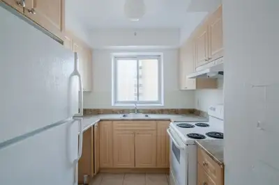 two-bedroom, two-bathroom apartment near downtown - ID 883