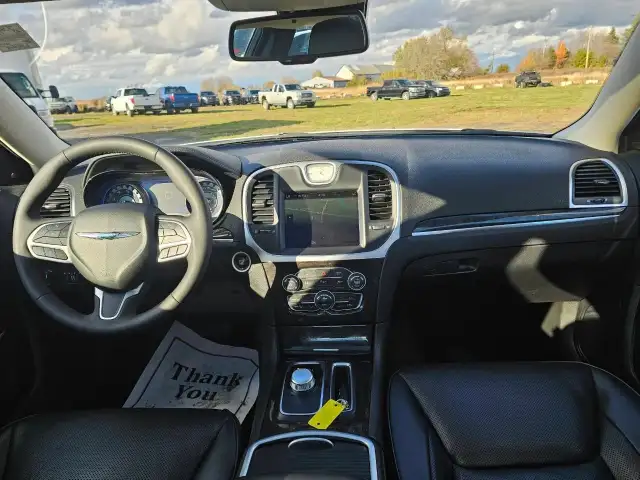 2023 Chrysler 300652756970858261221