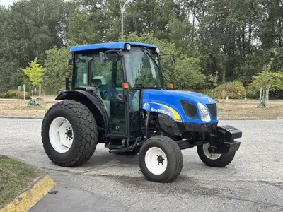 2009 New Holland Utility Tractor Engine Power 64 hp PTO Power 50 hp Enclosed Cab Trailer Hitch Diffe...