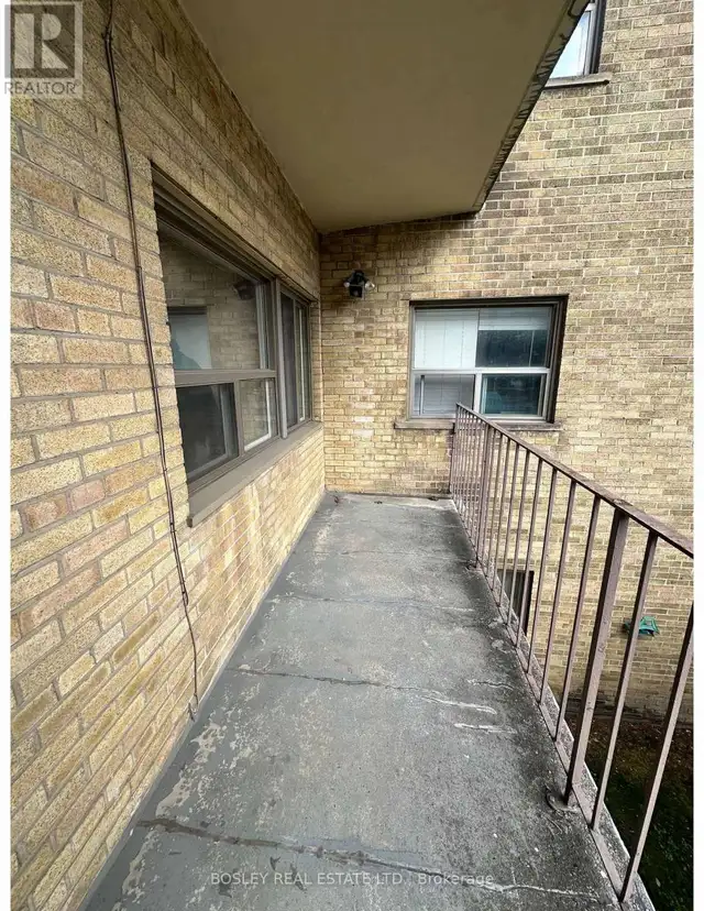 210 - 970 EGLINTON AVENUE E Toronto (Leaside), Ontario in Long Term Rentals in City of Toronto - Image 9