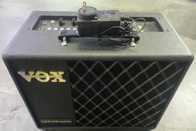 Vox Valvetronix VT20X 20 Watt 8” Guitar Amp, View more