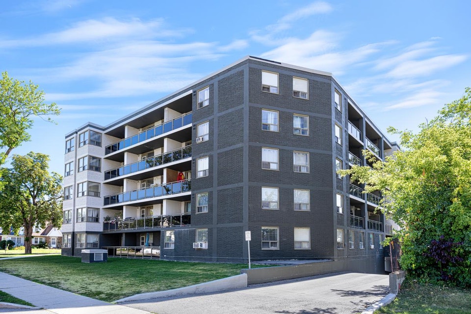 2 Bedroom Apartment for Rent - 490 Nelson Avenue 4