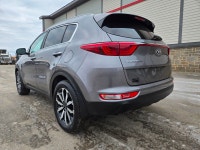 Vient avec ensemble de tapis d'origine KIA style Weather Tech Avec plus de 75 véhicules en inventair... (image 5)