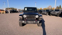 2021 Jeep Gladiator Rubicon. 3.6L V6 Engine. 8-Speed Automatic transmission. Spray in box liner. Tra... (image 3)