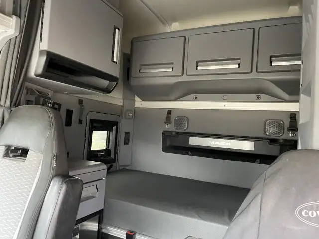 2020 Mack Anthem 64T 70 in Heavy Trucks in Regina - Image 9