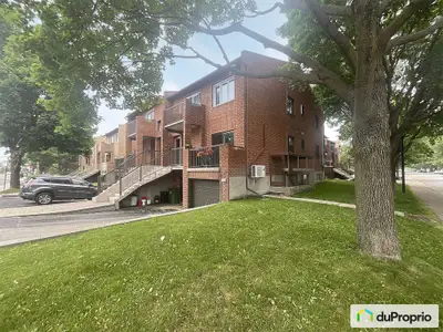 Condo avec garage très lumineux à vendre! La propriété qui est bien située, est à proximité de toute...
