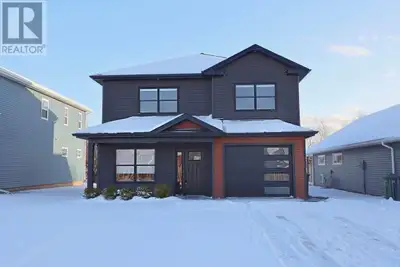 When Viewing This Property On Realtor.ca Please Click On The Multimedia or Virtual Tour Link For Mor...