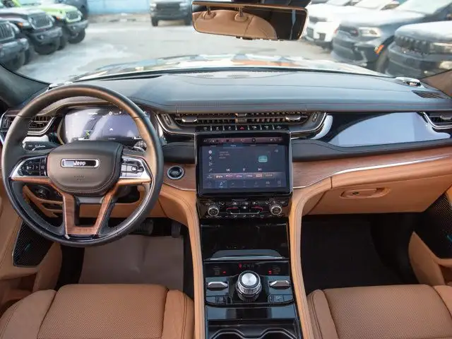 2025 Jeep Grand Cherokee L Summit in Cars & Trucks in Calgary - Image 10