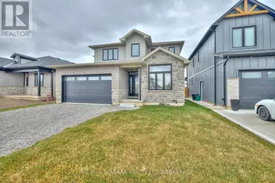 Beautiful 4-bedroom + den, 2.5-bath home in sought-after Campden Estates, located on a quiet cul-de-...
