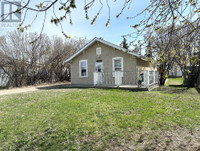 109 1 Street SE Redcliff, Alberta