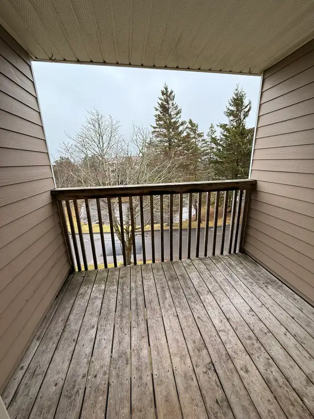 Spacious 2-Level 2BR w/ Private Deck - Heat/Water/PK Incl in Long Term Rentals in City of Halifax - Image 8