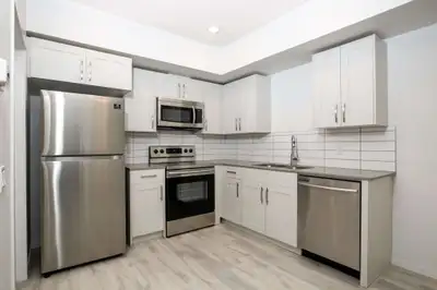 Chappelle 1 Bed 1 Bath SW Edmonton Suite For Rent