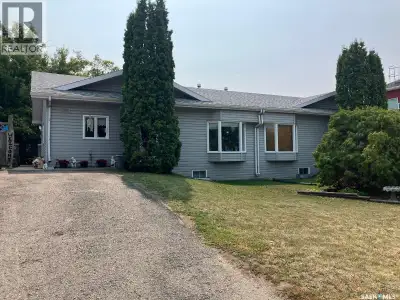 DUPLEX FOR SALE! This is a great opportunity to own an updated investment property at 804 & 806 9th...
