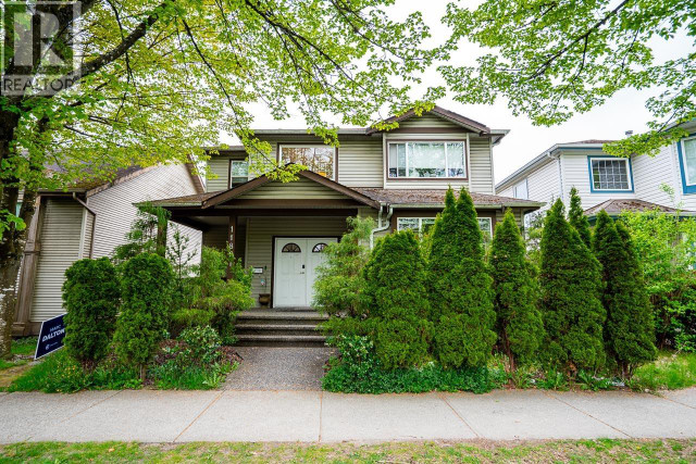 11861 240 STREET Maple Ridge, British Columbia in Houses for Sale in Tricities/Pitt/Maple - Image 2