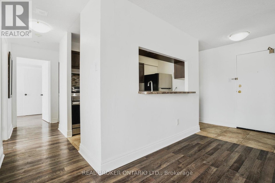 2101 - 4205 SHIPP DRIVE Mississauga (City Centre), Ontario 4