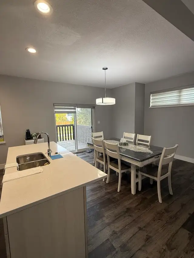 Beautiful & Spacious 3-Bed, 2.5-Bath Townhouse for Rent in Long Term Rentals in Edmonton - Image 5