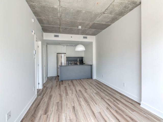 3.5-1 bedroom condo for rent-Apartments GRIFFINTOWN-McCord in Long Term Rentals in City of Montréal - Image 7