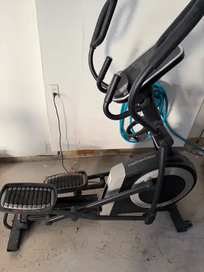 ProForm Carbon EL5 Elliptical Machine/Trainer For SALE, View more