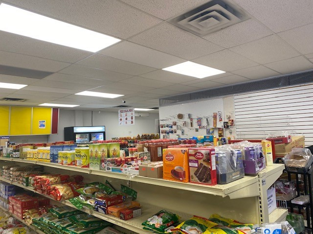 Great convenient store beside 2 schools and La City College! in Commercial & Office Space for Sale in Ottawa - Image 3