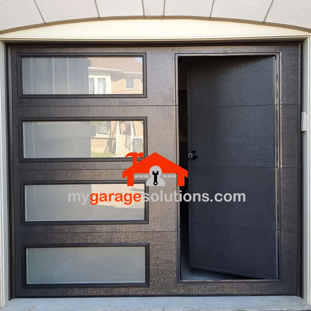Walk through Garage Door :  Garage Door with Man Door in it dans Portes de garage et ouvre-portes  à Hamilton - Image 2