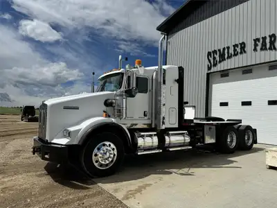 2013 Kenworth T800 Tandem Truck KMS: 379,650 HRS 11,523 Engine: Cummins ISX15 485HP> Can be turned u...