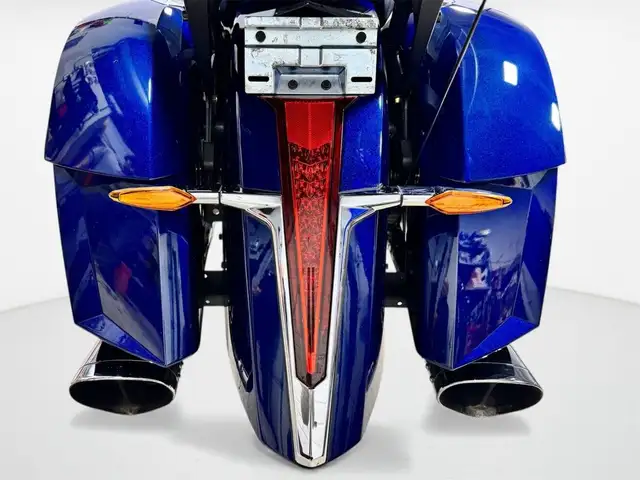 2011 Victory Motorcycles Cross Country **MATCHING TOUR PACK** ** in Sport Touring in Markham / York Region - Image 20