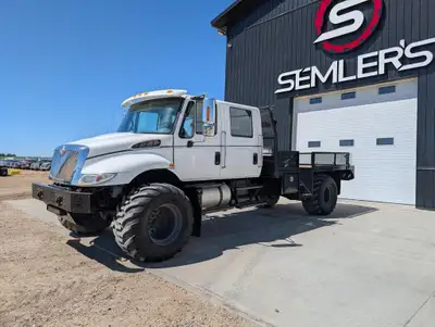 2008 International 4200 4X4 Floater Deck Truck 4 Door, 5 seatbelts KMS: 86,982 HRS: 3,565 Engine: In...