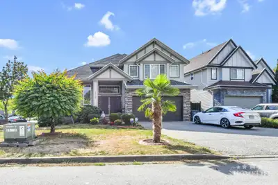 Quiet and Peaceful 2 Bedroom Basement Suite in Surrey Tucked away in a secluded cul-de-sac on a corn...