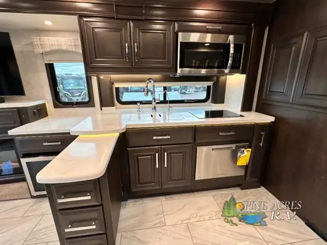 2024 Entegra Coach Anthem 44D 450 h.p. / 1250 ft-Lbs of Torque in RVs & Motorhomes in Moncton - Image 22