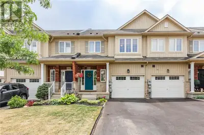 FULLY FINISHED FREEHOLD TOWNHOME – WALKING DISTANCE TO FLEMING CENTRE & ROTARY PARK - This beautiful...
