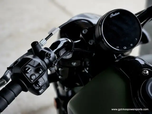 2026 Indian Motorcycles Scout Bobber Limited +Tech Moss Green Sm in Sport Touring in Oshawa / Durham Region - Image 7
